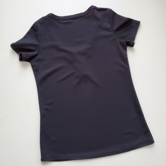 Short sleeve with 5 snap buttons black t-shirt - Picture 2 of 2